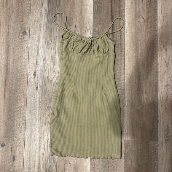 Princess polly sage green dress - Picture 2 of 2